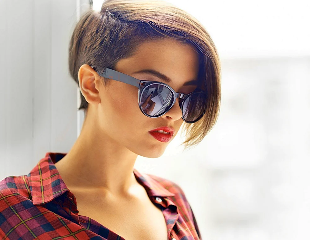 Mädchen mit Brille