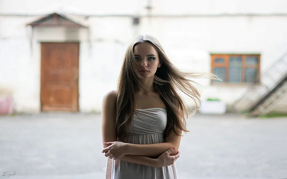 Mädchen in Grau