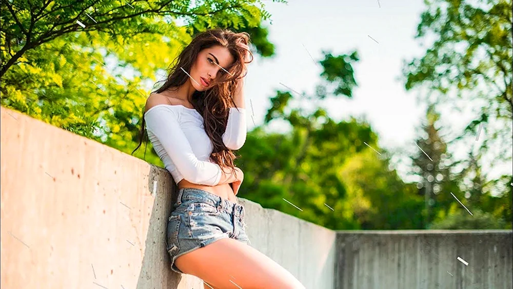 Mädchen in Shorts