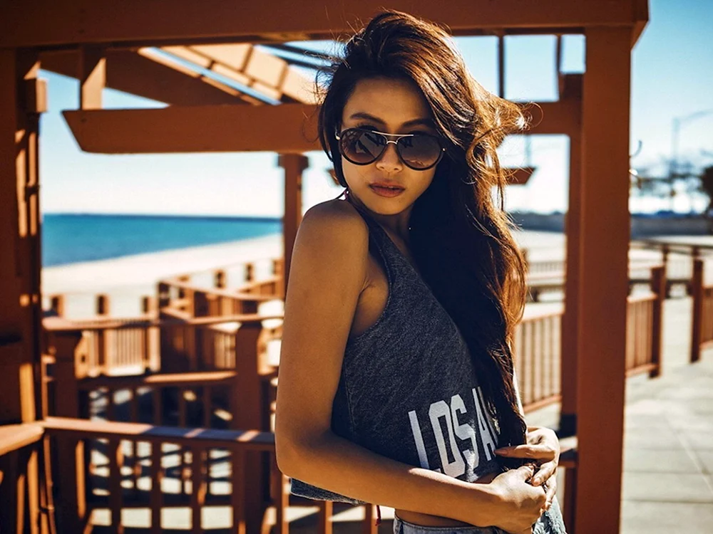 Mädchen mit Sonnenbrille