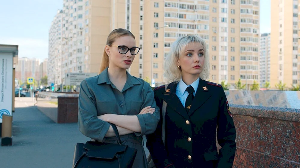 Alevtina Tukan Girls mit Makarov 2