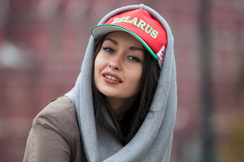 Nika Isayeva Moderatorin