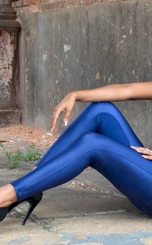 Mädchen in Leggings