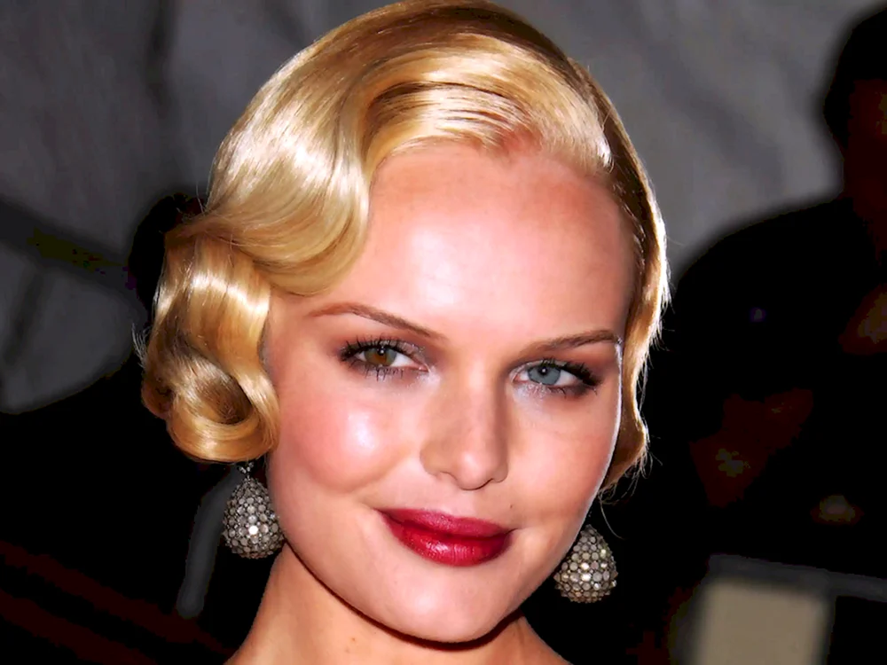 Dianna Agron kare Locken