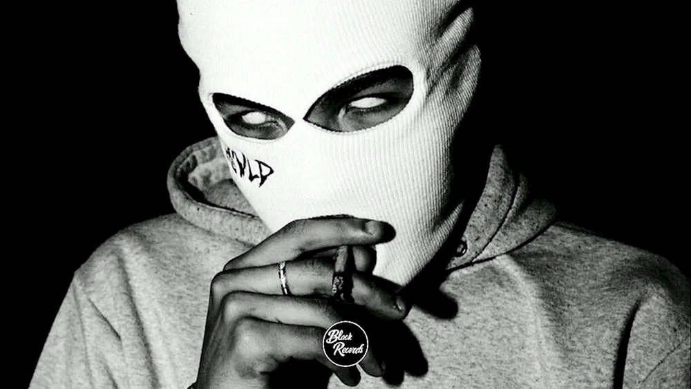 Der Mann in der weißen Maske