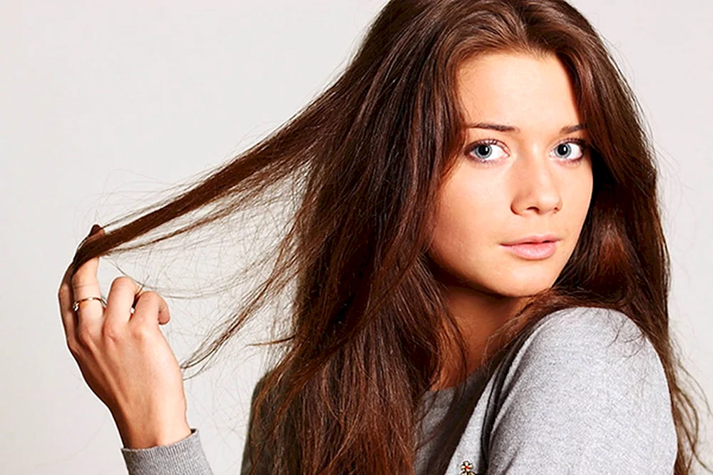 Leiterhaarschnitt für mittleres Haar