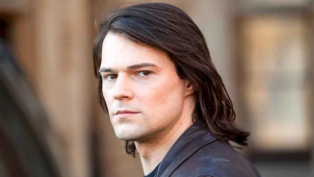 Dmitri Belikov Vampire Academy