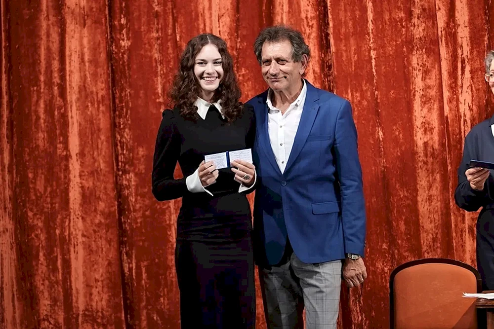 Veronika Ustimova im Film Frieden 2022