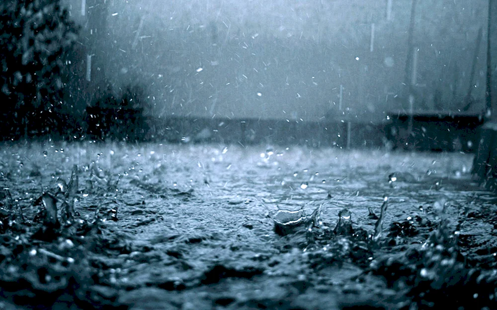 Regen bei Nacht
