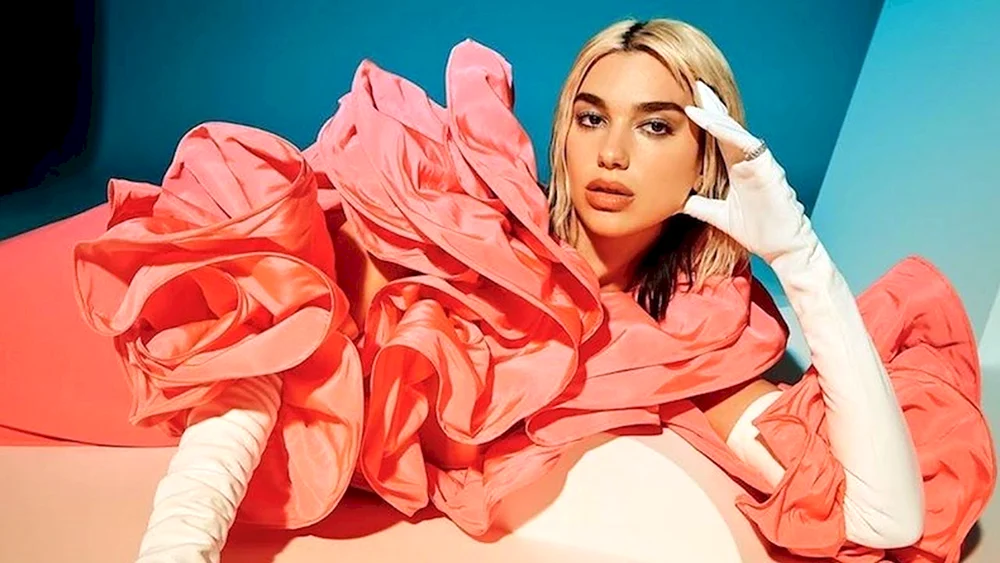 Dua Lipa.