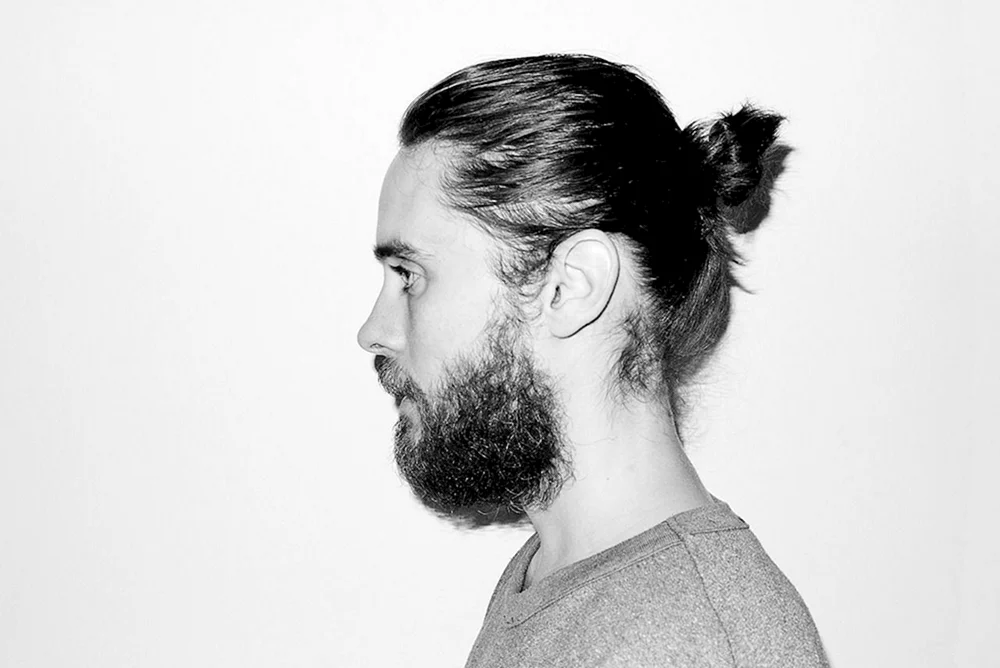 Jared Sommer mit Pferdeschwanz