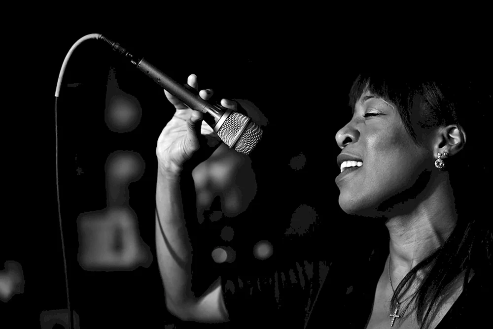 Maya Azucena