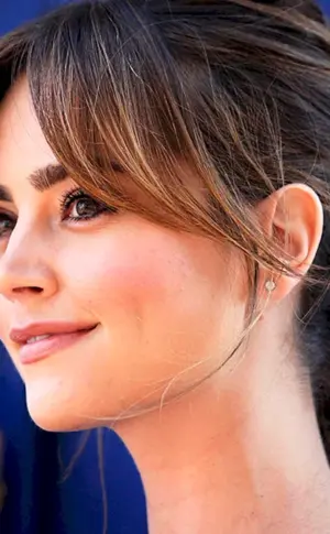 Jenna Coleman mit Pony