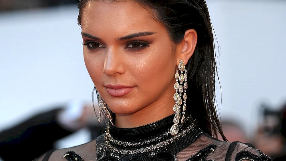 Kendall Jenner lächeln