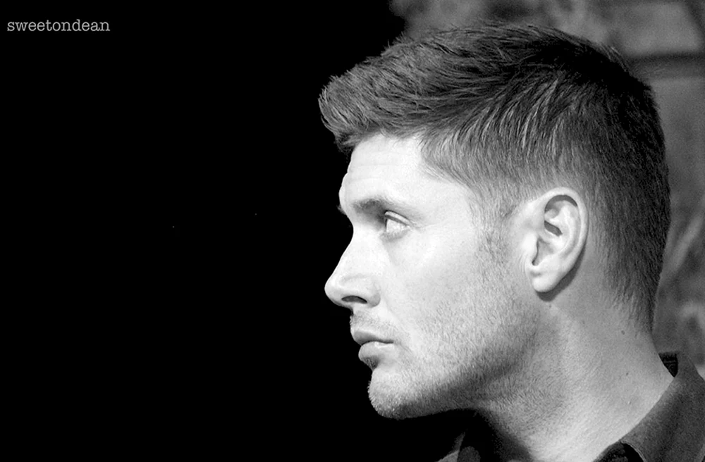 Jensen Ackles im Profil