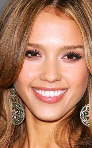 Jessica Alba Haarfarbe für hellbraune Augen