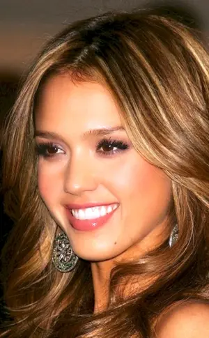 Jessica Alba Färbung