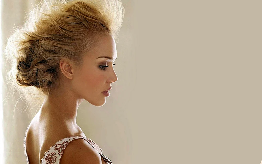 Jessica Alba im Profil