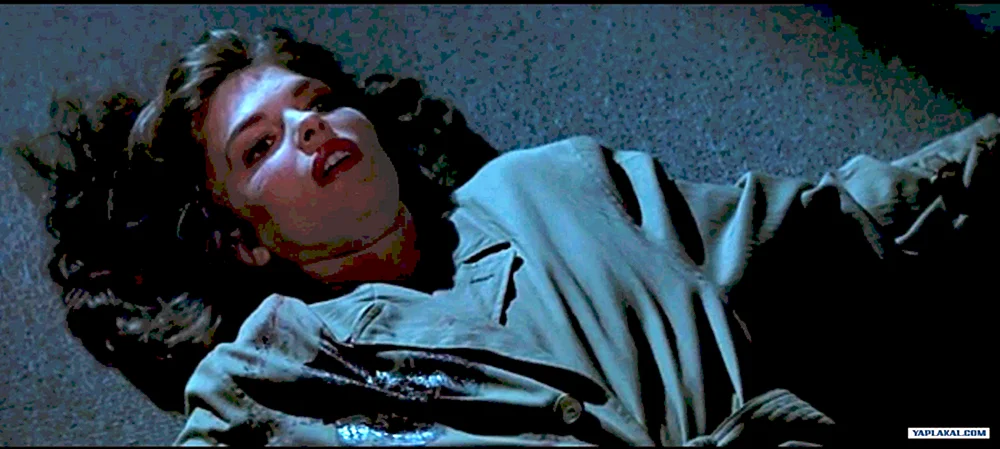 Jeanne Tripplehorn basic instinct
