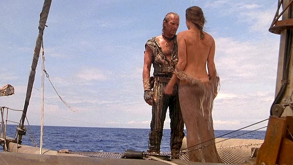 Jeanne Tripplehorn in Waterworld