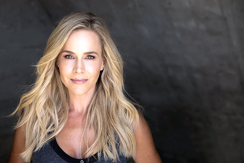 Julie Benz 2022