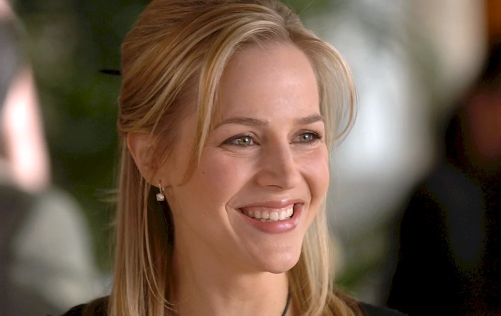 Julie Benz Dexter