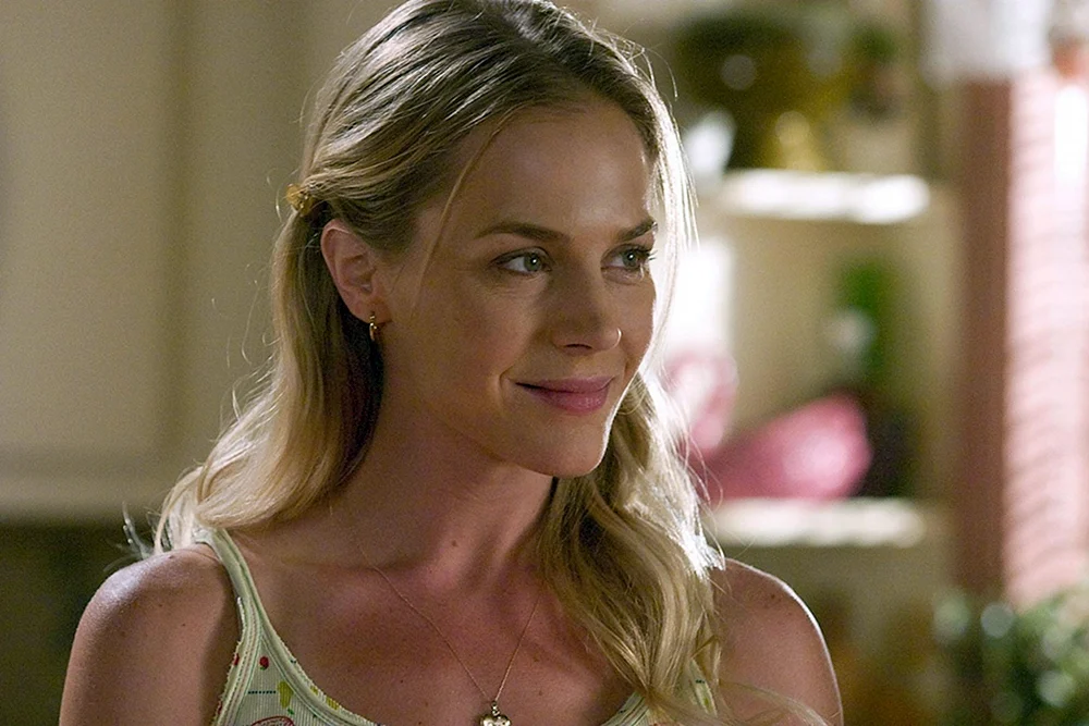 Julie Benz Dexter