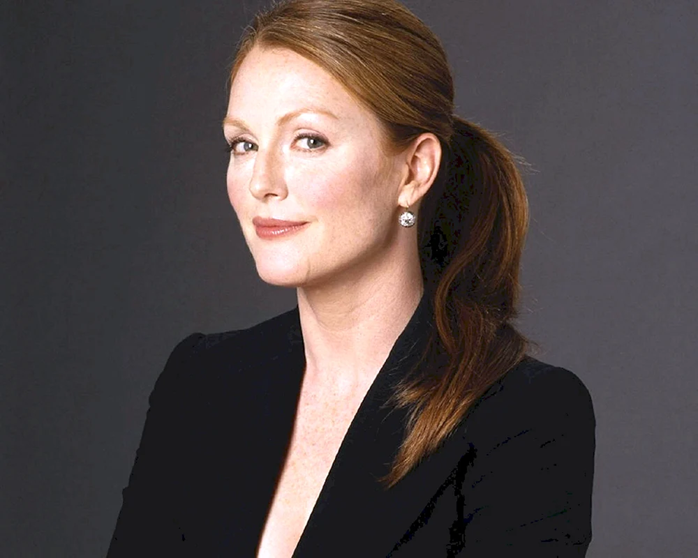 Julianne Moore 2021