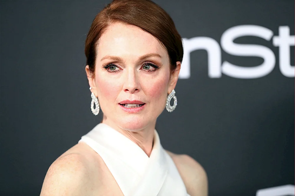 Julianne Moore 2022