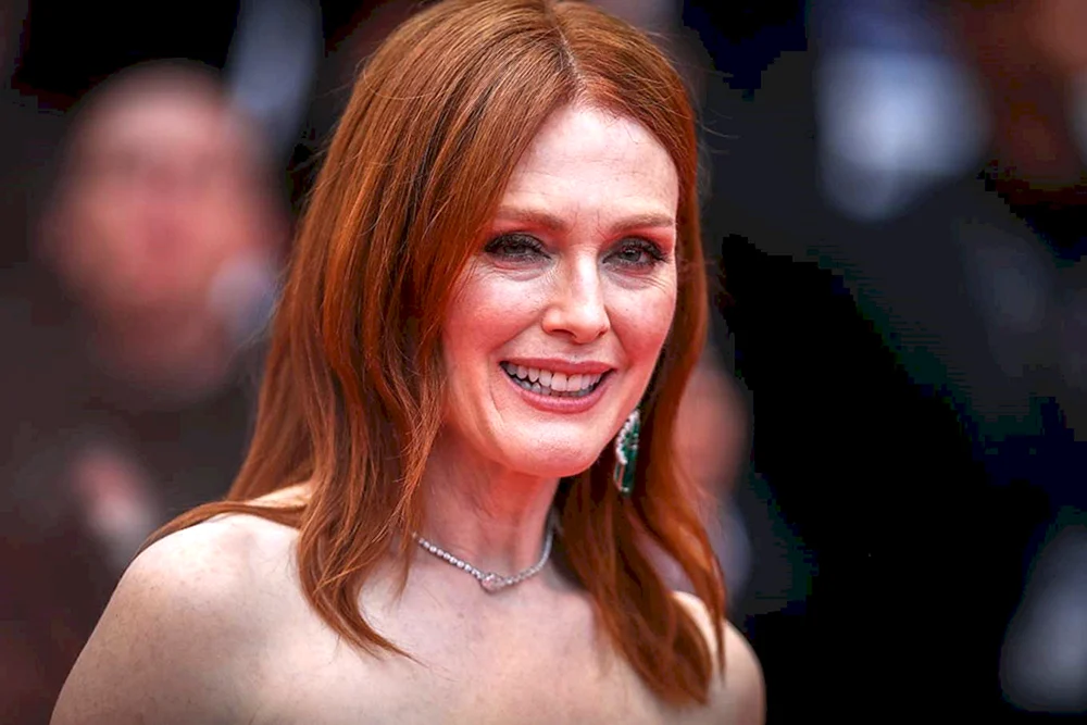Julianne Moore 2022