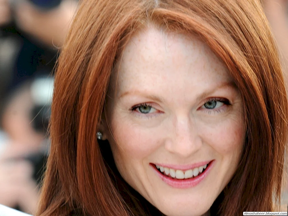 Julianne Moore 2020