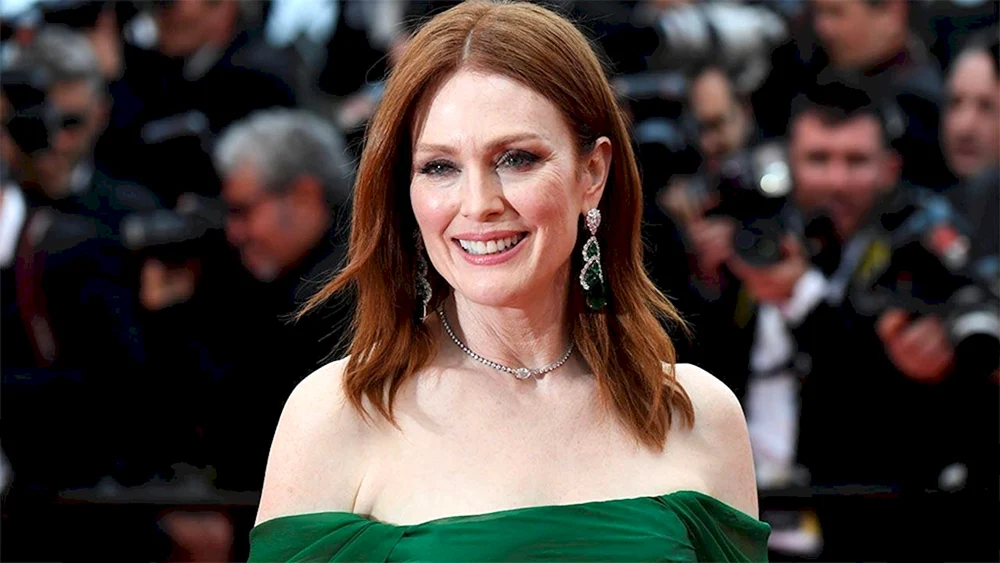 Julianne Moore 2022