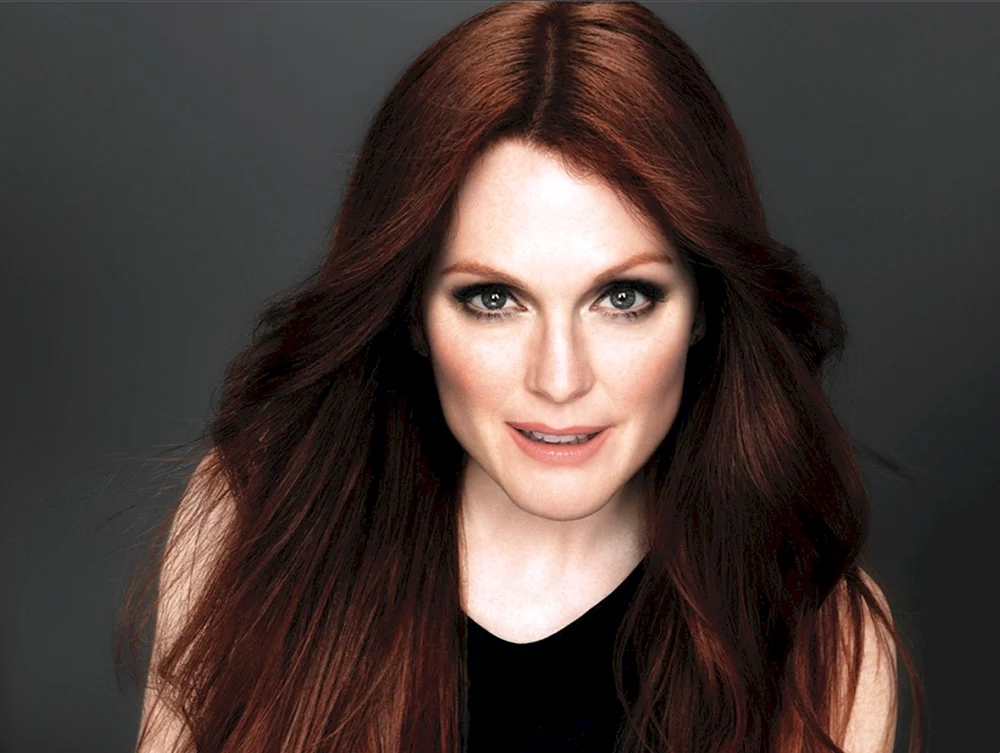 Julianne Moore 2022
