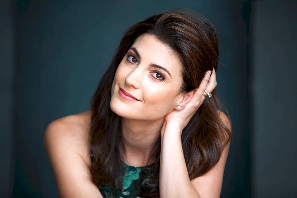 Julia Benson