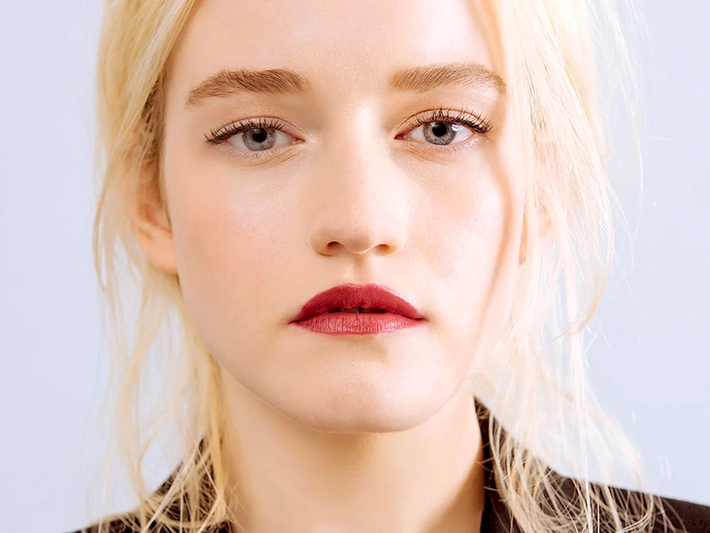 Julia Garner