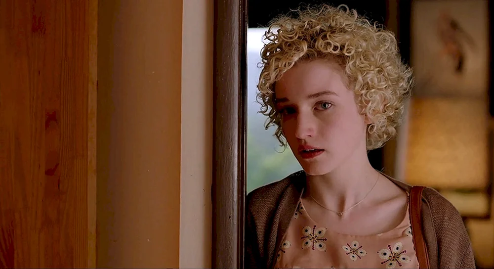 Julia Garner Ozark