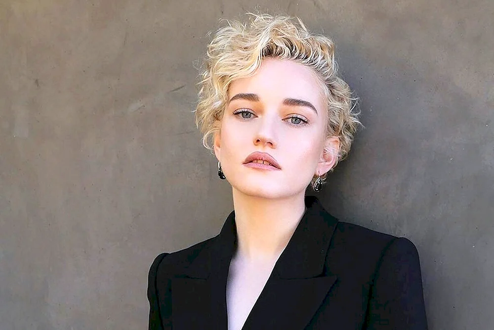 Julia Garner Marcy