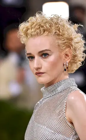 Julia Garner in der Ozark