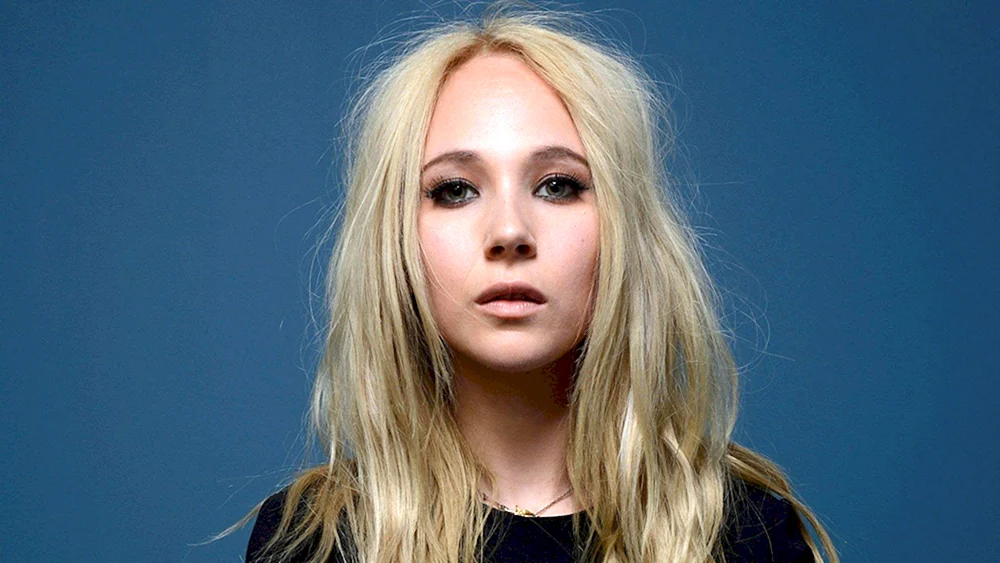 Juno Temple 2020