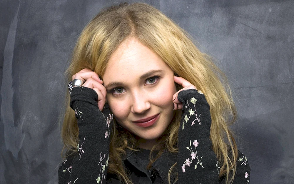 Juno Violet Temple