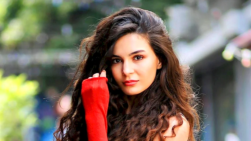 Ebru Shaheen 2023