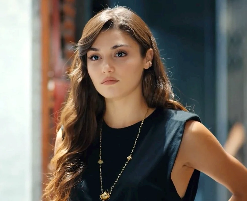 Hande Erchel Eda Yildiz
