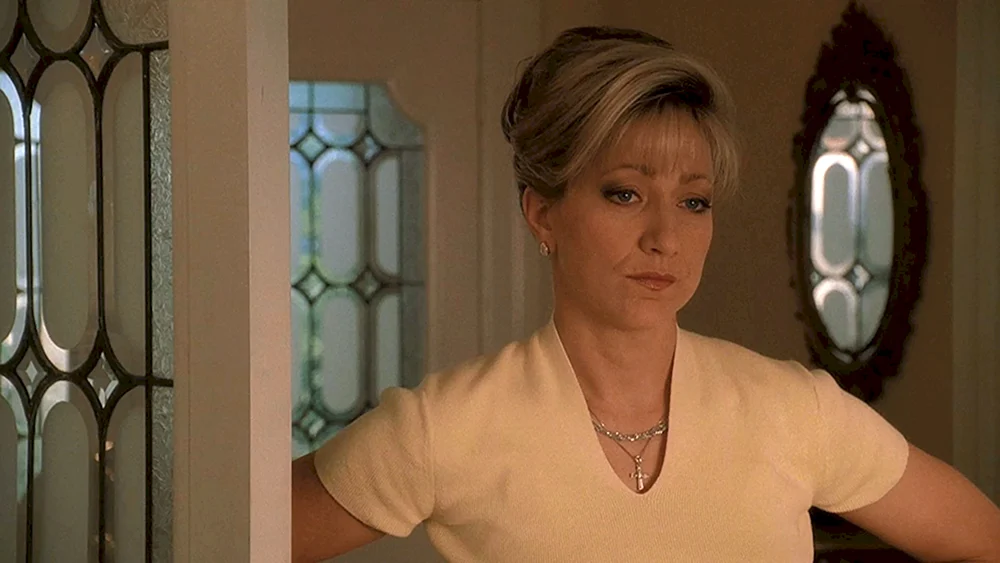 Edie Falco Sopran