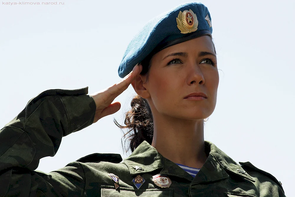 Ekaterina Klimova Fallschirmjägerin