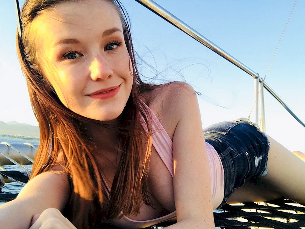 Ekaterina Kravets - Emily Bloom