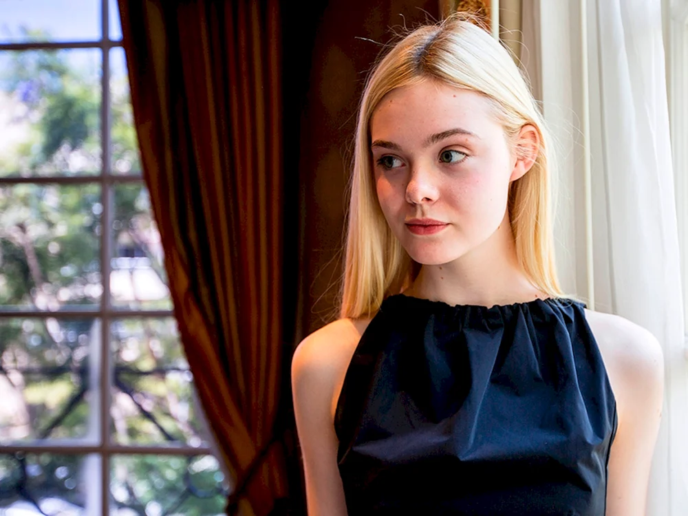 Elle Fanning elle