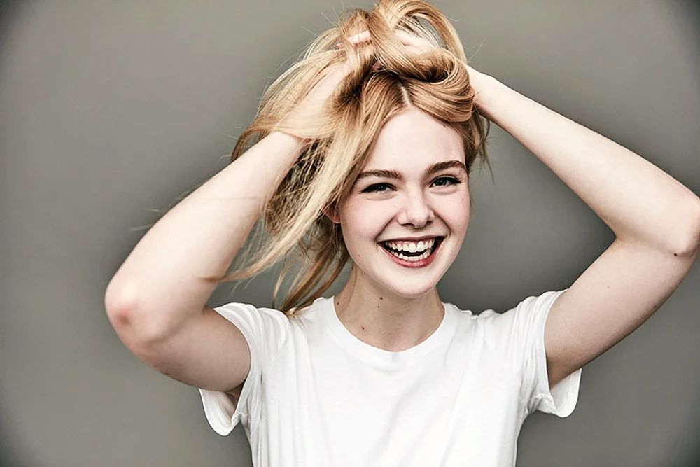 El Fanning photo