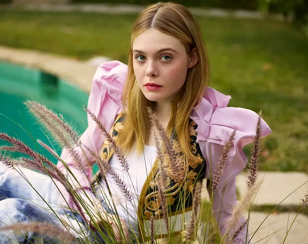 El Fanning elle