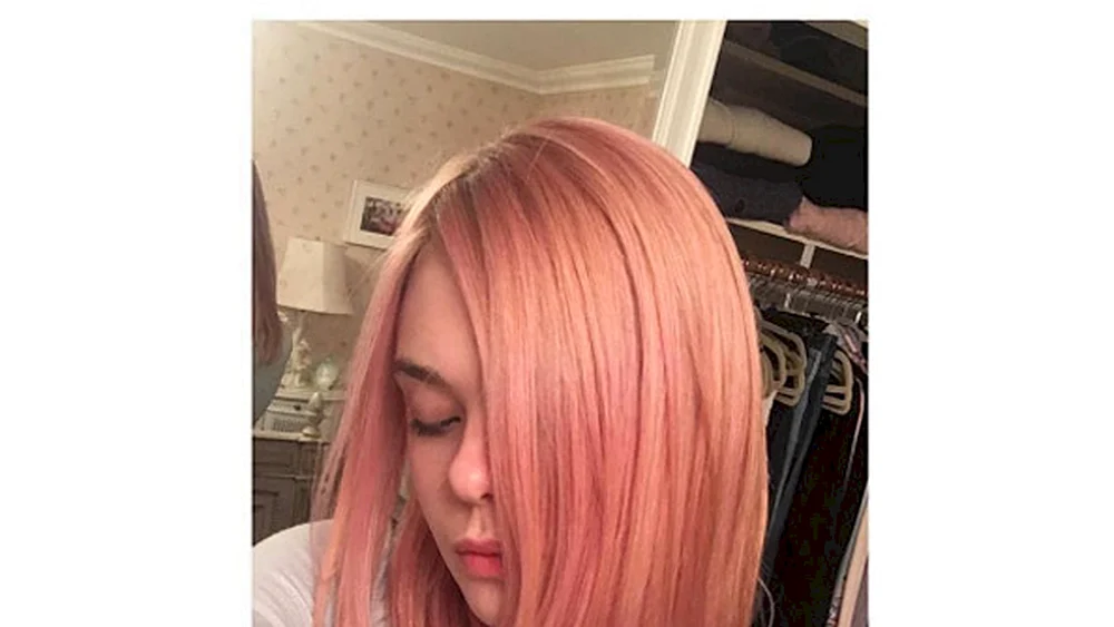 Matrix erdbeerblond