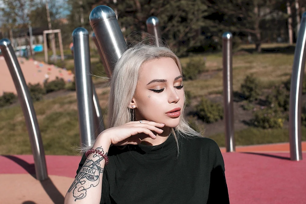 Elena Chizhova Blogger